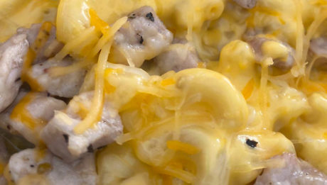 Mac and Cheese con Bites de Chuleta