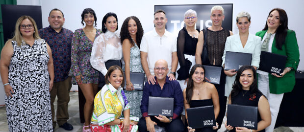 grupo de artesanos joyeros certificados
