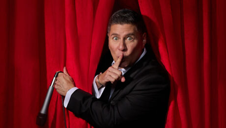 Raymond Arrieta presenta El Late Night